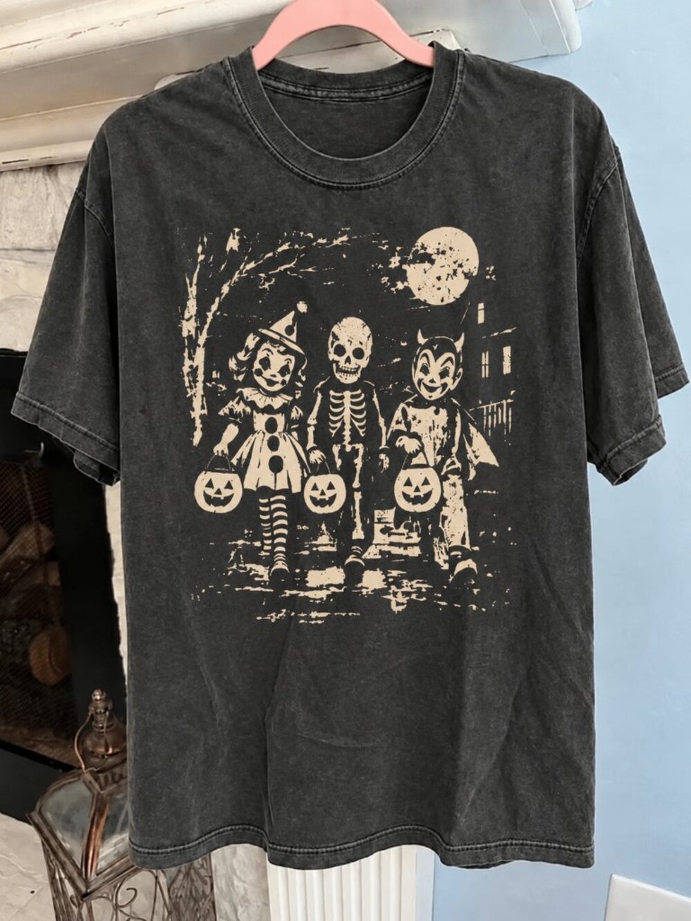 Unisex Vintage Trick or Treat Graphic T-Shirt - Charcoal Size L